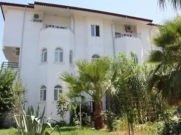 As Queen Hotel 3*